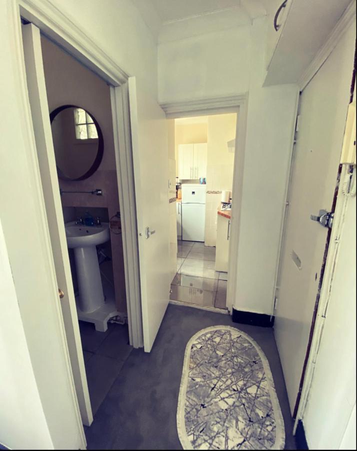 Complete 1 Bedroom Apartment With Wi-Fi, Kitchen, Tv In Heart Of Chiswick, לונדון מראה חיצוני תמונה